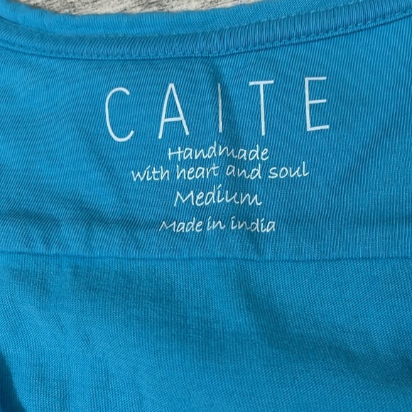 CAITE embroidered Top Size Medium - Picture 7 of 8